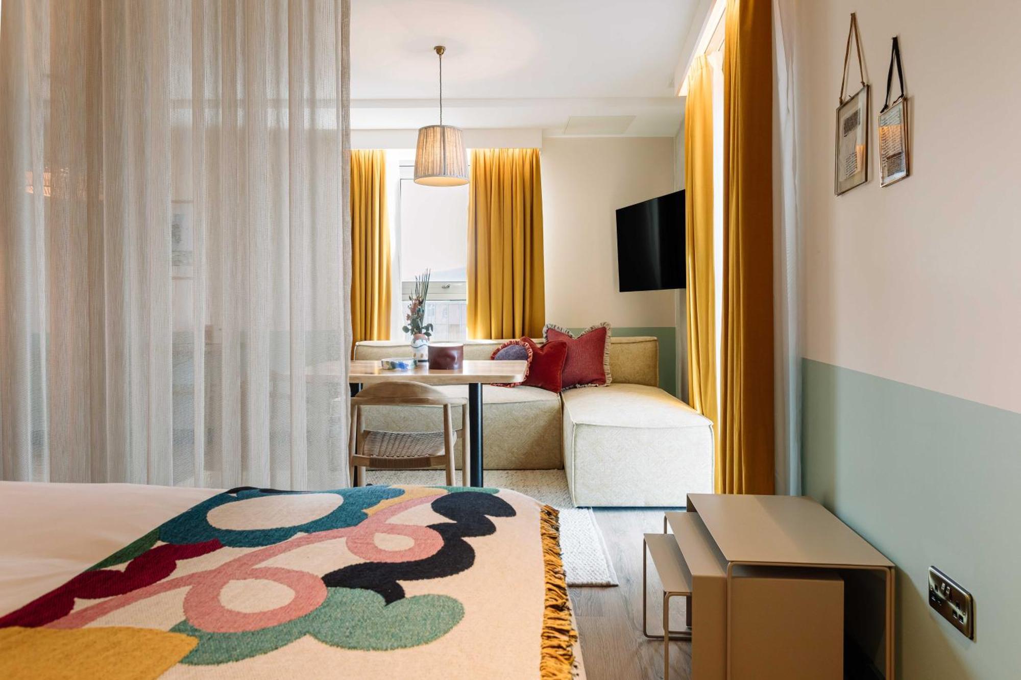 Room2 Hometel Hotel 4*